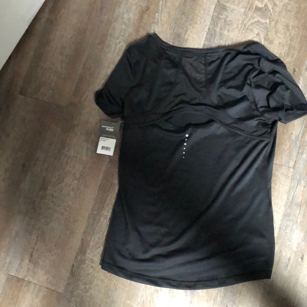 Woman’s shirt size m